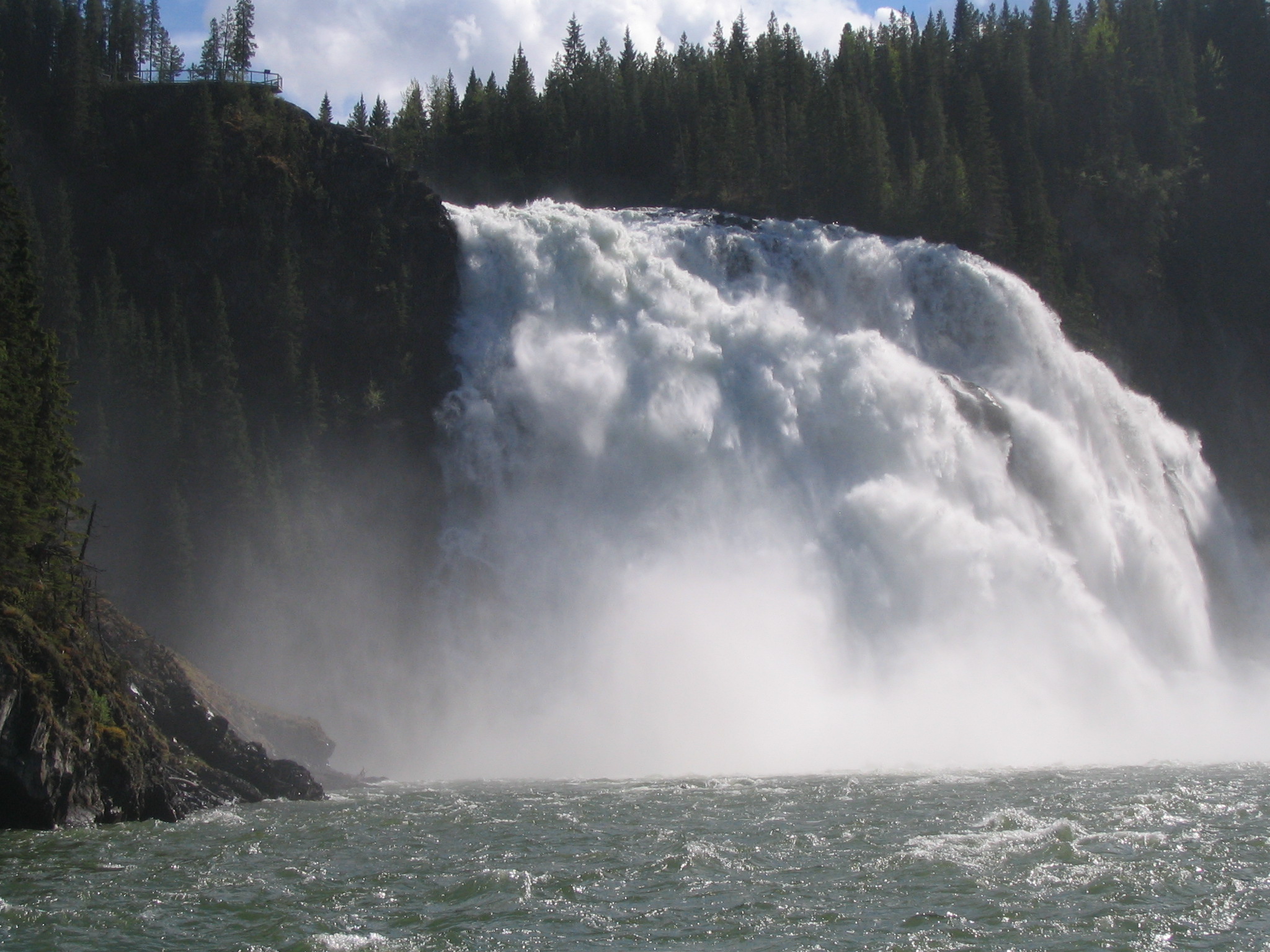 Kinuseo Falls in Monkman Provincial Park