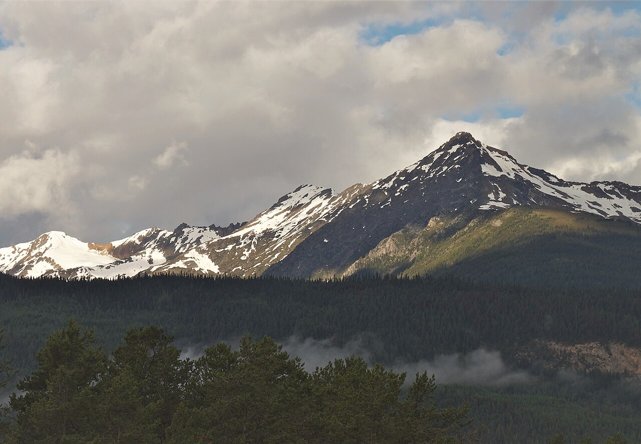 Mount Pierre Elliott Trudeau on the right, viewed from Valemount
