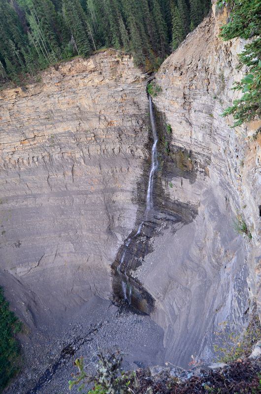 Bergeron Falls descending the cliff